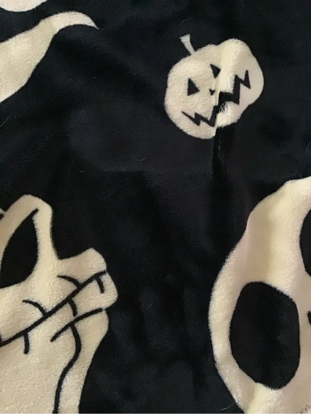 Disney Halloween Skull & Pumpkin Plush Throw Blanket - Black and Cream
